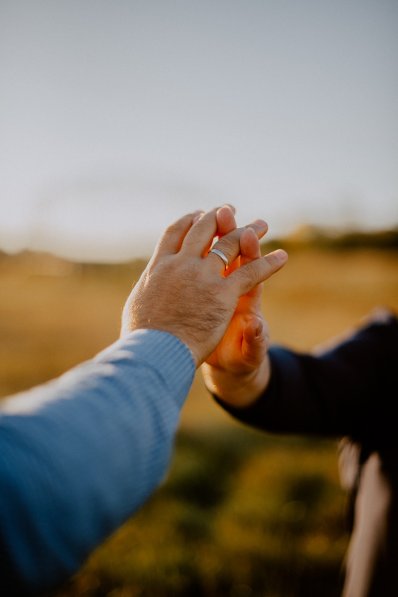 Cerimonie intime e abiti da sposa: Guida alla celebrazione dei tuoi sogni